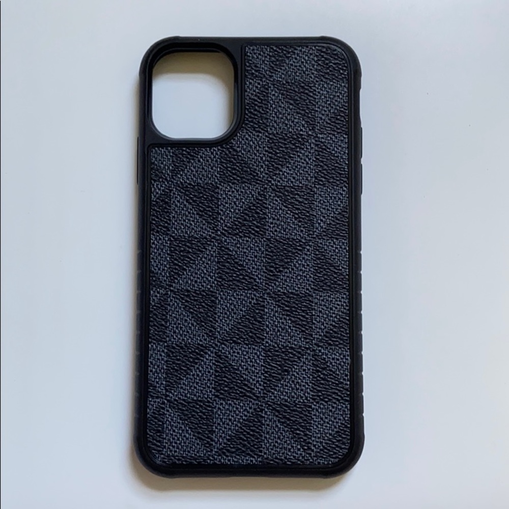 Black iPhone 11 case